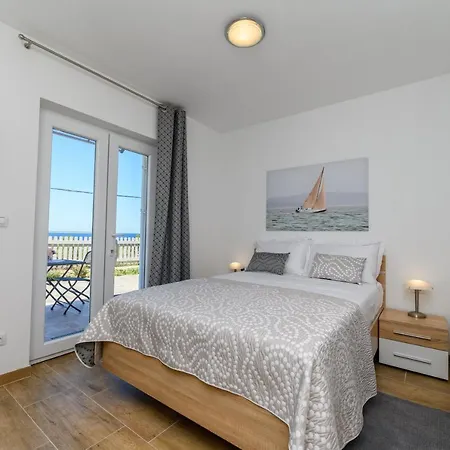Guest house And Yasmin Miholascica