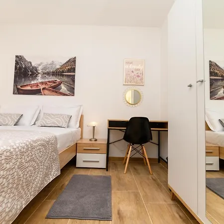 And Yasmin Guest house
