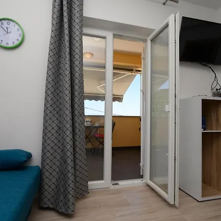 And Yasmin Guest house