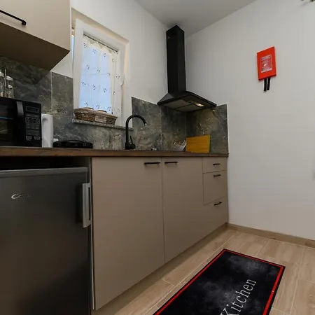 And Yasmin Guest house