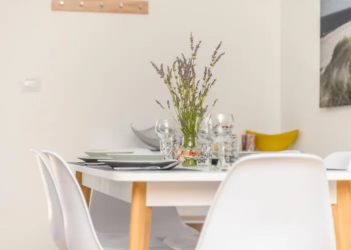 And Yasmin 3* Miholašćica